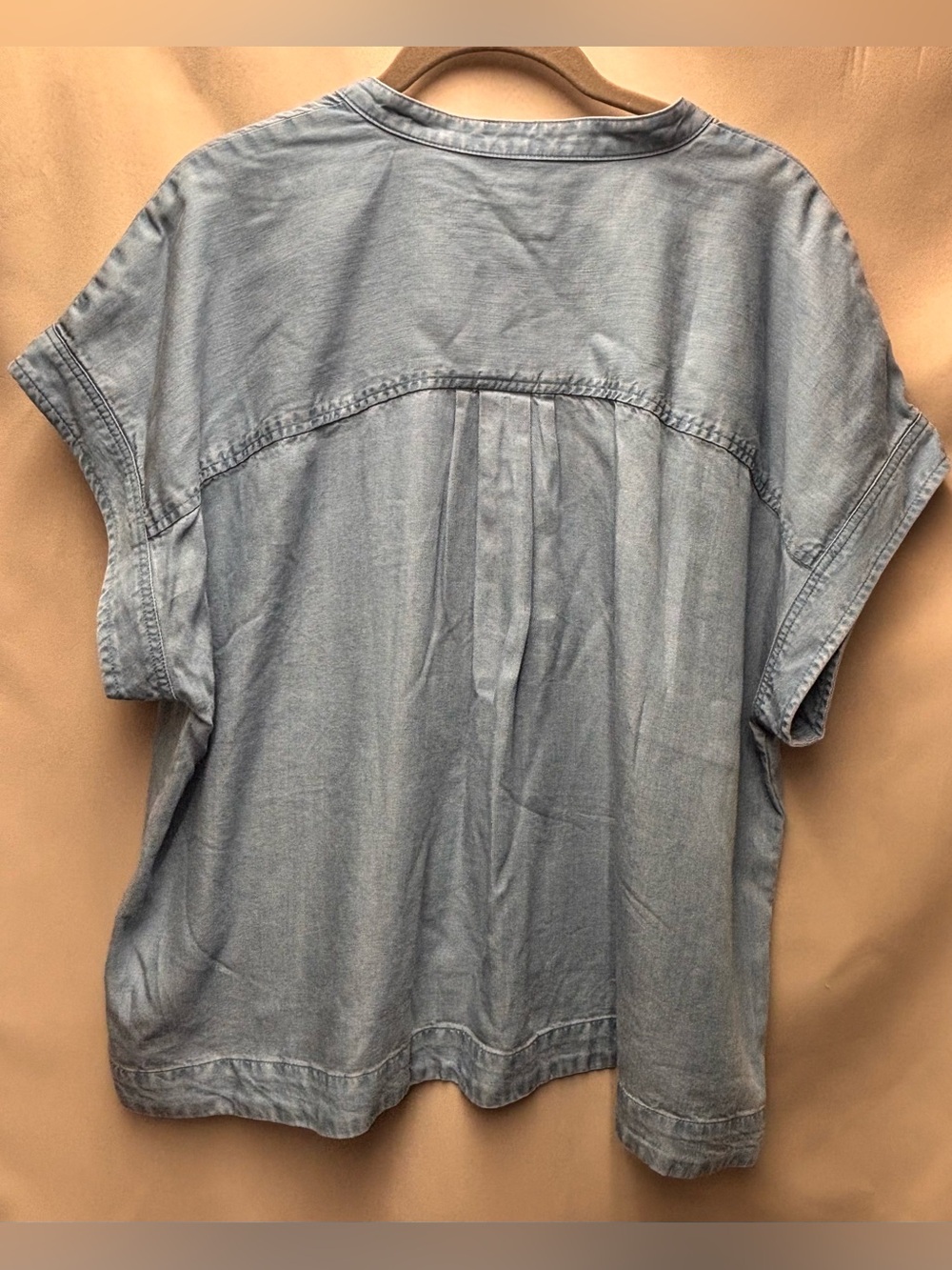 Haven We’ll Within Chambray Short Sleeve V-Neck Top XL - Picture 5 of 6